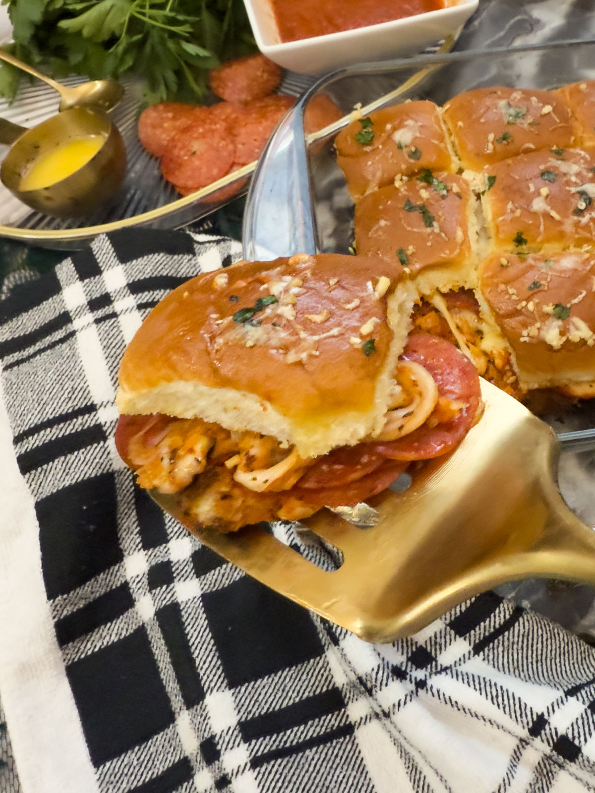 pepperoni and cheese pizza sliders