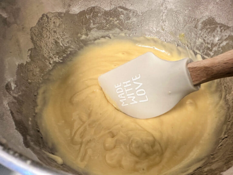 Easy Mini Cake Ideas With Decorating Tips