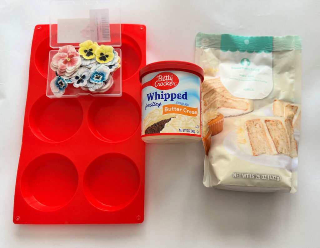 Easy Mini Cake Ideas With Decorating Tips