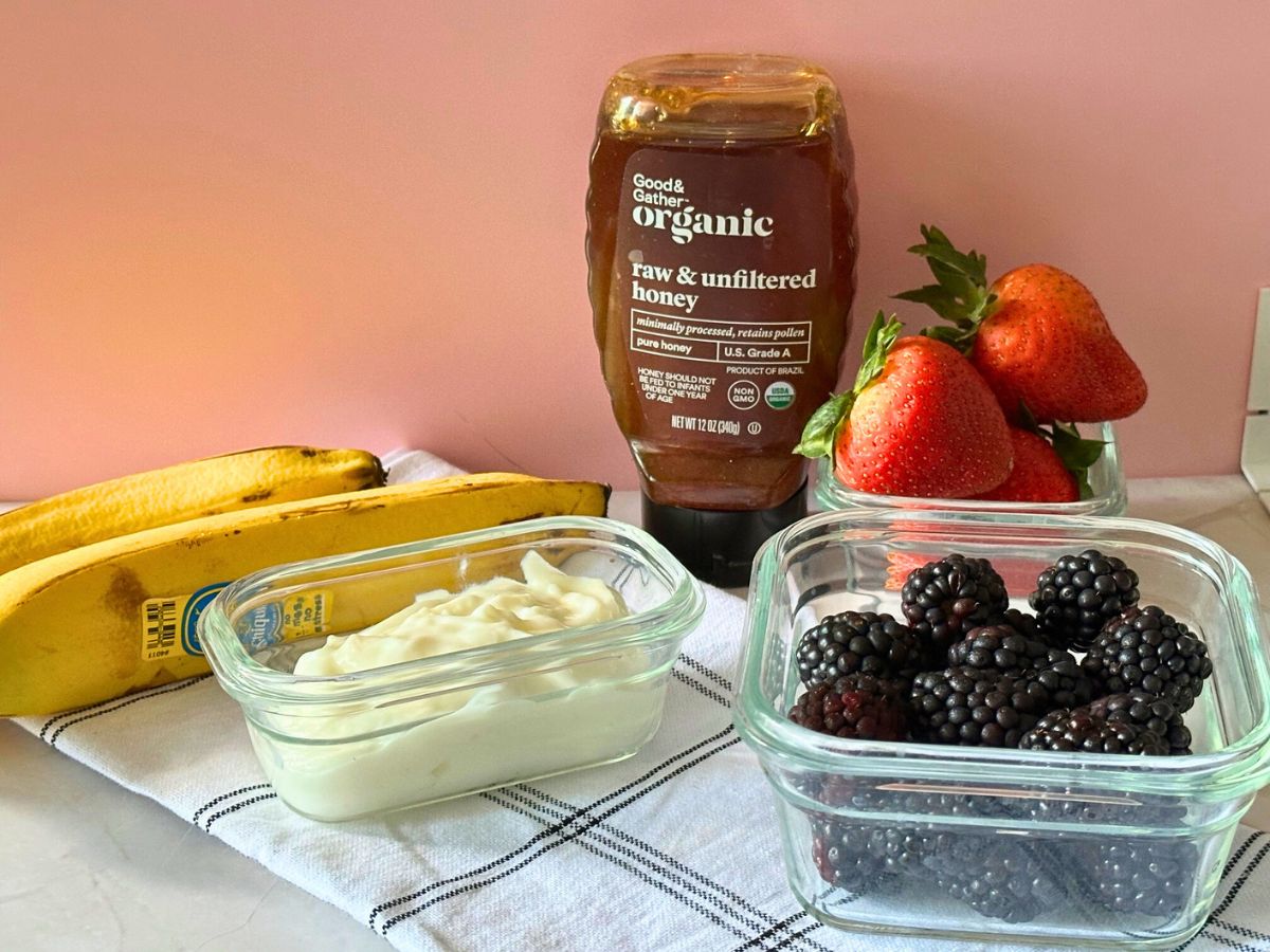 ingredients for yogurt banana split