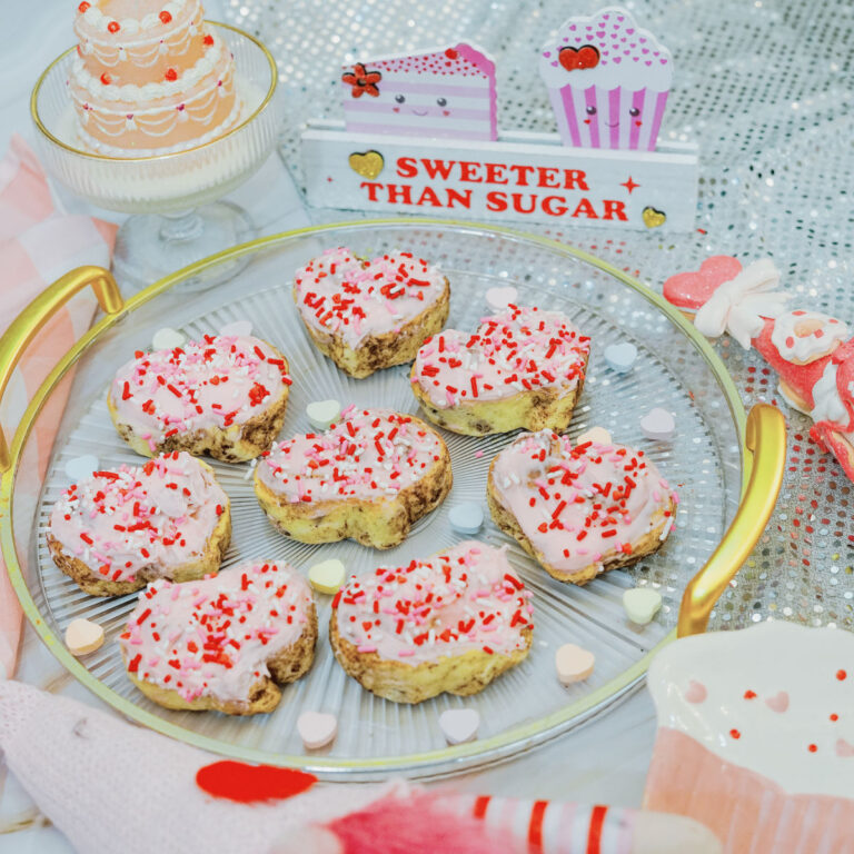 valentines day heart shape cinnamon rolls