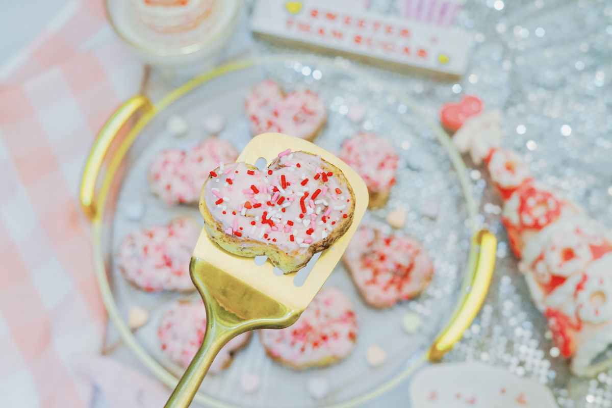 cinnamon rolls with sprinkles